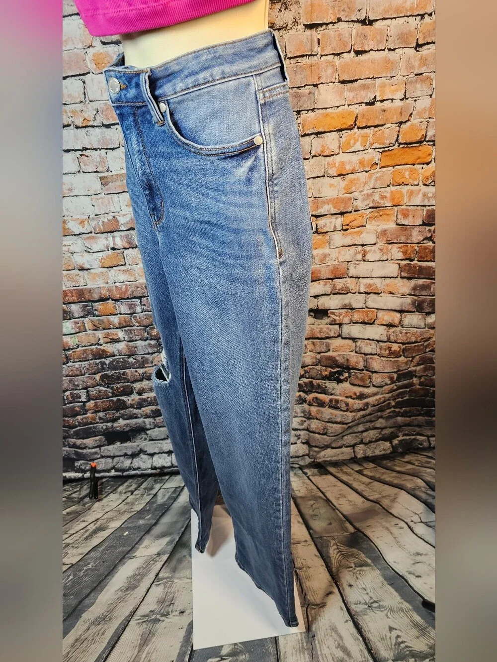 Judy Blue 90's Straight Fit Jeans Size 7/28 High Rise Distressed Knee Denim